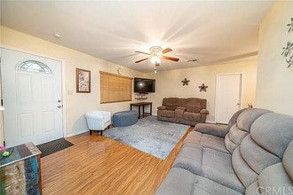 551 Holladay Pl in Rialto, CA - Building Photo - Building Photo