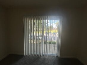 White Oak Garden Apartments in Silver Spring, MD - Foto de edificio - Building Photo