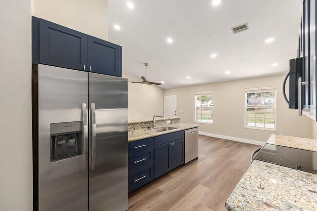 6523 NW 109th Pl in Alachua, FL - Building Photo - Building Photo