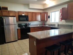 1133 E Elm St, Unit #1 - 5 Bed in Tucson, AZ - Building Photo - Building Photo