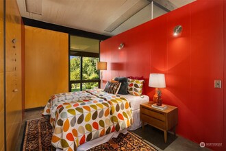 14407 SE 55th St in Bellevue, WA - Building Photo - Building Photo