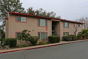 Foothill Plaza Apartments