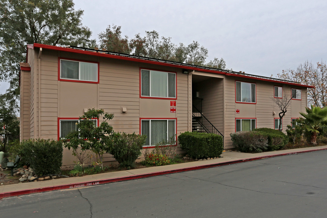 Foothill Plaza in Sacramento, CA - Building Photo