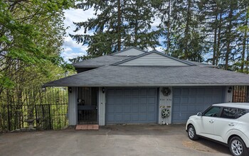 934 SW Caldew Dr, Unit 934 SW Caldew in Portland, OR - Foto de edificio - Building Photo