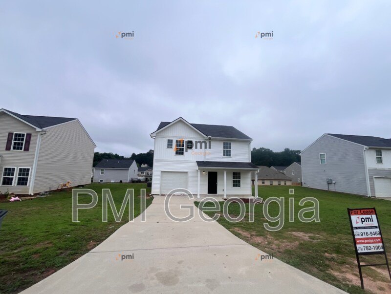106 Sarah Ln in Lagrange, GA - Building Photo