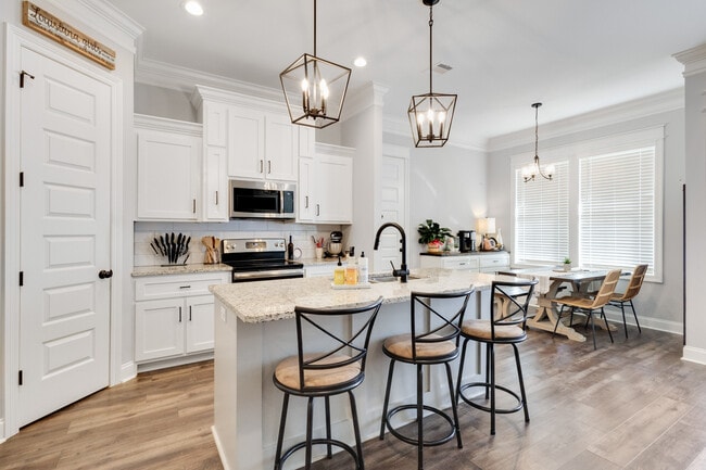 204 San Sebastian Dr in Youngsville, LA - Building Photo - Building Photo