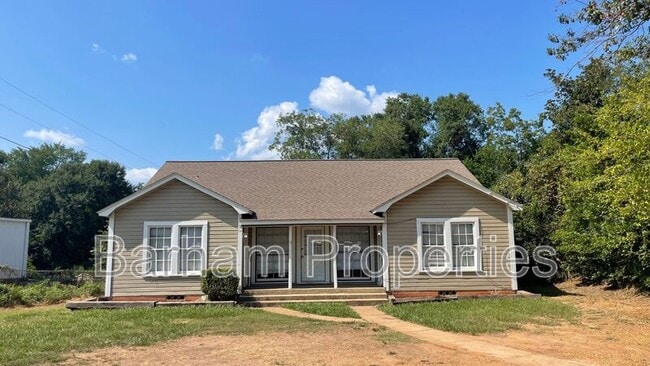 property at 2021 Center Rd