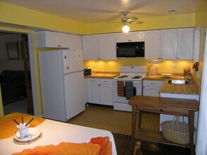 2550 D S Arlington Mill Dr in Arlington, VA - Foto de edificio - Building Photo