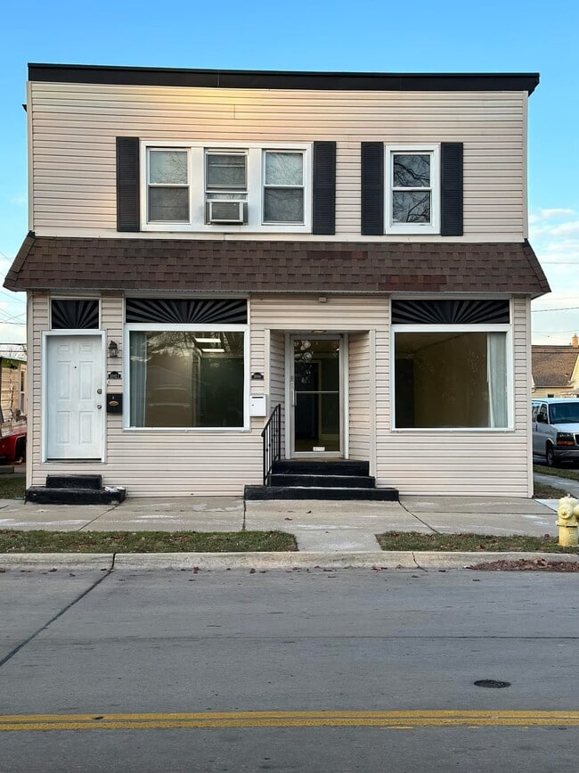1002 Oak St, Unit Oak Street 1