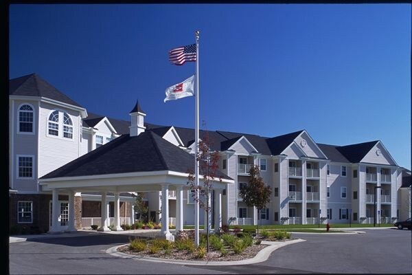 Swanhaven Manor in Saginaw, MI - Building Photo
