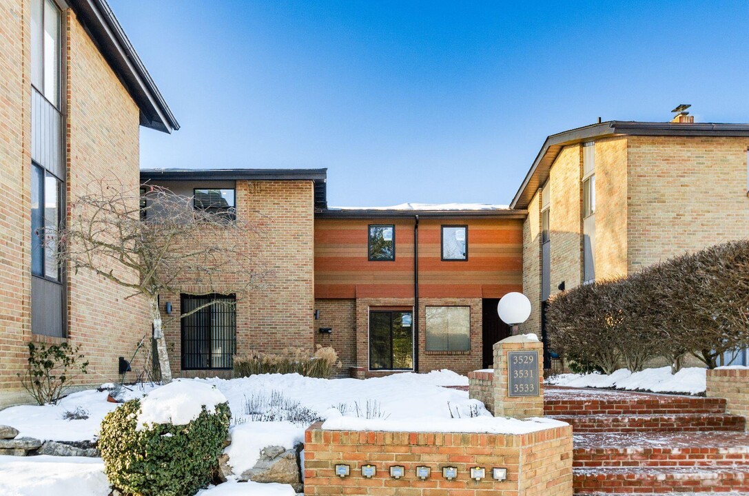 3535 Sunset Dr in Upper Arlington, OH - Foto de edificio