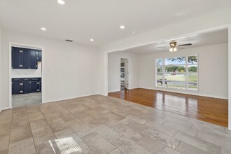 4634 Weir Dr in Corpus Christi, TX - Foto de edificio - Building Photo