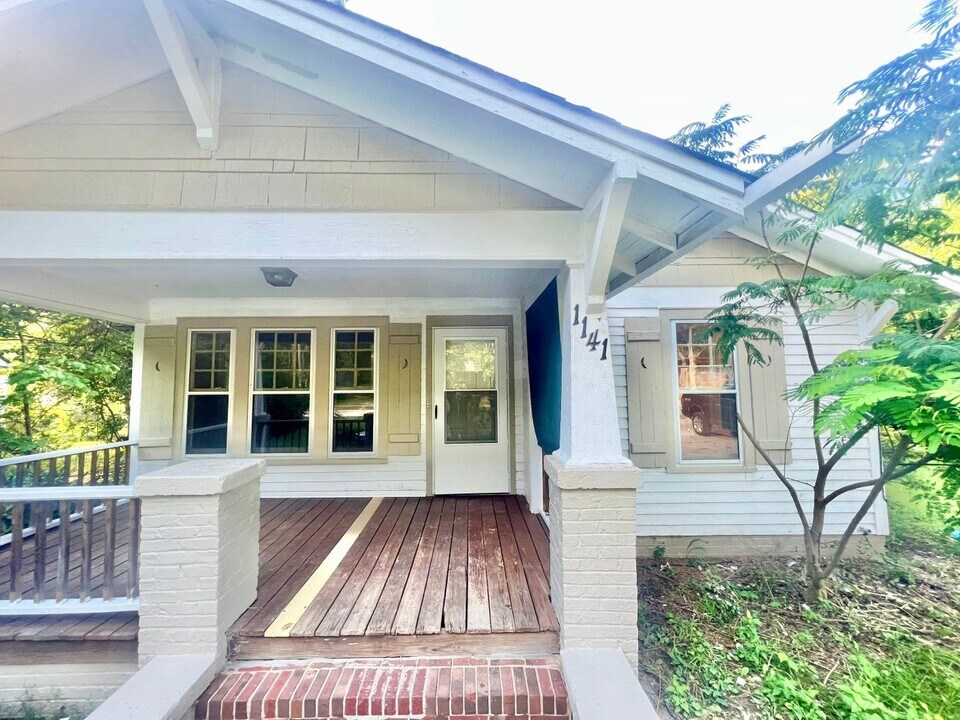 1141 Montlieu Ave in High Point, NC - Building Photo