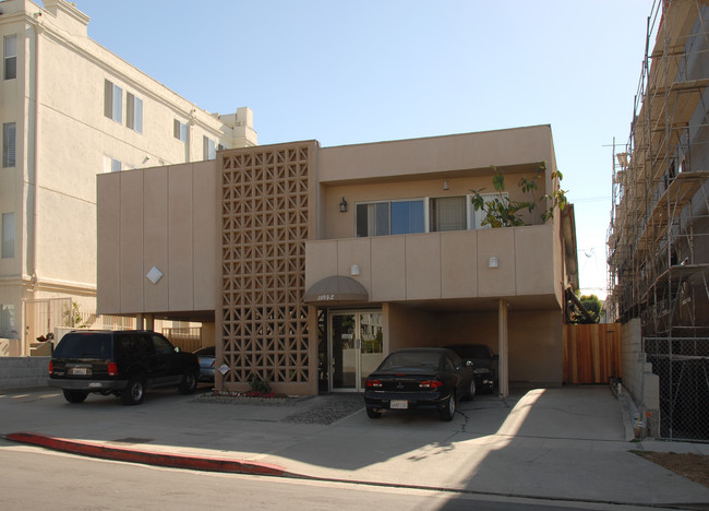 11842 Kiowa Ave in Los Angeles, CA - Building Photo - Building Photo