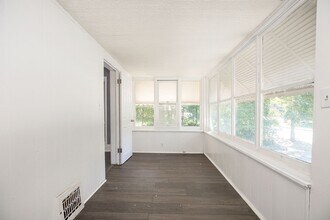 1555 E 193rd St in Euclid, OH - Building Photo - Building Photo