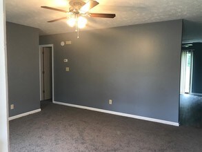 166 Eulon Loop-Unit -Unit A in Raeford, NC - Foto de edificio - Building Photo