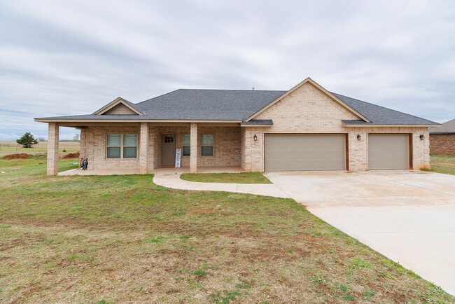 13806 NE Lafayette Dr in Elgin, OK - Building Photo - Building Photo