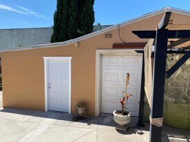 8747 Lehigh Ave in Los Angeles, CA - Building Photo