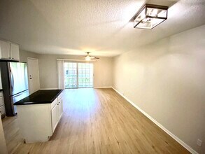 102 N Lakeside Dr in Lake Worth Beach, FL - Building Photo - Building Photo
