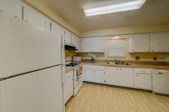 1706 Belleair Forest Dr in Belleair, FL - Building Photo - Building Photo