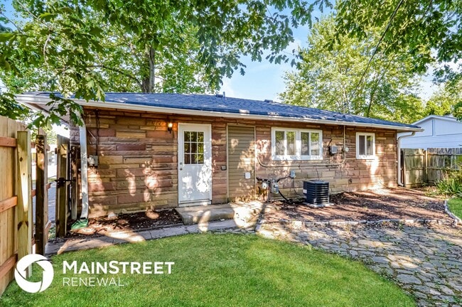 property at 2813 Falcon Dr