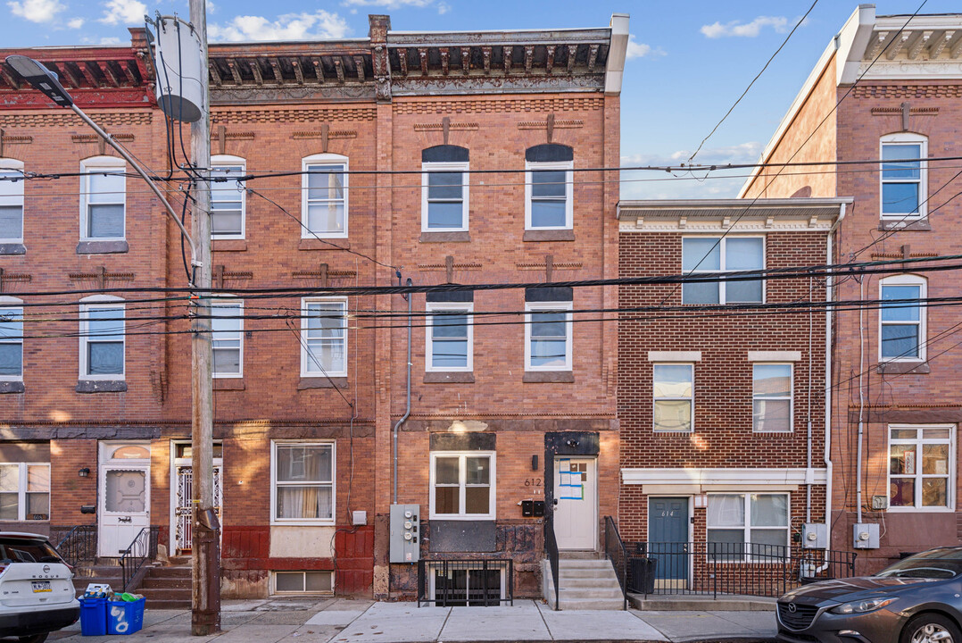 612 N 39th St in Philadelphia, PA - Building Photo