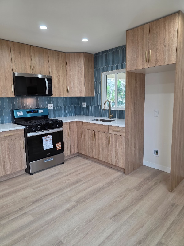 2612 Huntington Ln in Redondo Beach, CA - Building Photo - Building Photo