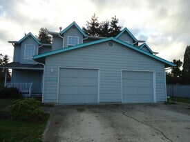 15331-15331 Berry Valley Rd SE in Yelm, WA - Building Photo