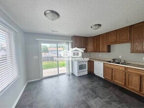 2112 E Caulder Ave in Des Moines, IA - Building Photo - Building Photo