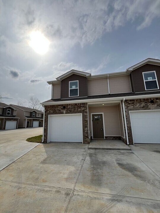 3385 Polly Dr in Clarksville, TN - Building Photo