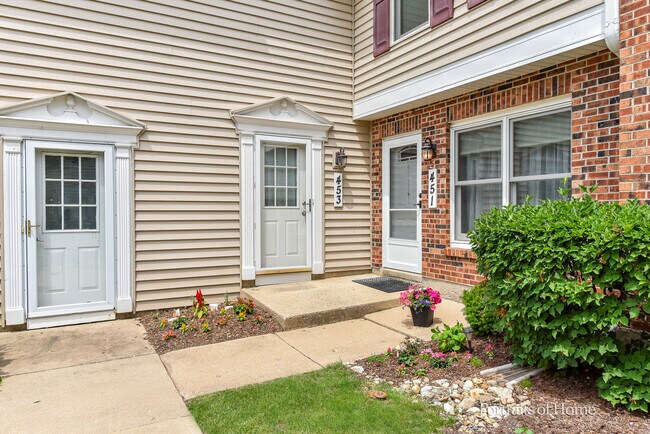 453 Kensington Ct in Naperville, IL - Building Photo - Building Photo