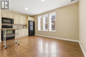 120 Sherman Ave S in Hamilton, ON - Building Photo - Building Photo