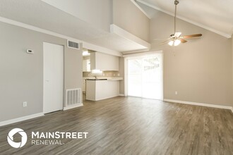 10258 Lake Pines Rd in Jacksonville, FL - Building Photo - Building Photo