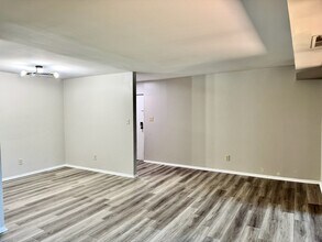 1208 Schaub Dr in Raleigh, NC - Foto de edificio - Building Photo