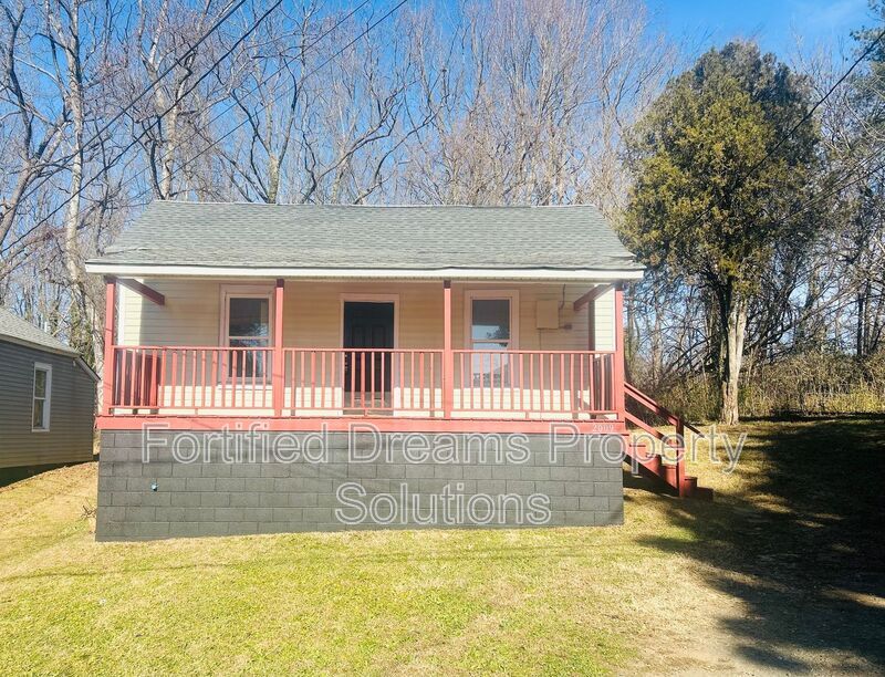 2009 Row St in Winston-Salem, NC - Building Photo