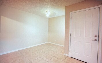 3839 N 23rd Dr, Unit #2 in Phoenix, AZ - Foto de edificio - Building Photo