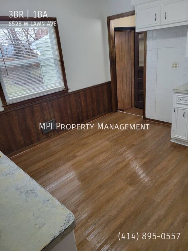 6528 W Lawn Ave in Milwaukee, WI - Building Photo - Building Photo