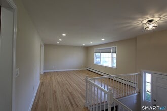 32 Lexington Cir in Newington, CT - Building Photo - Building Photo