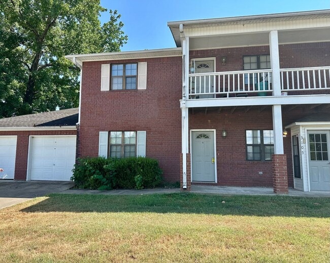property at 3105 W 2nd Ct