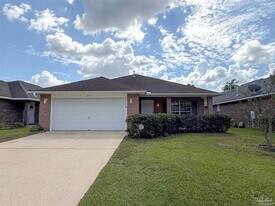 697 Mozingo Ln in Pensacola, FL - Building Photo