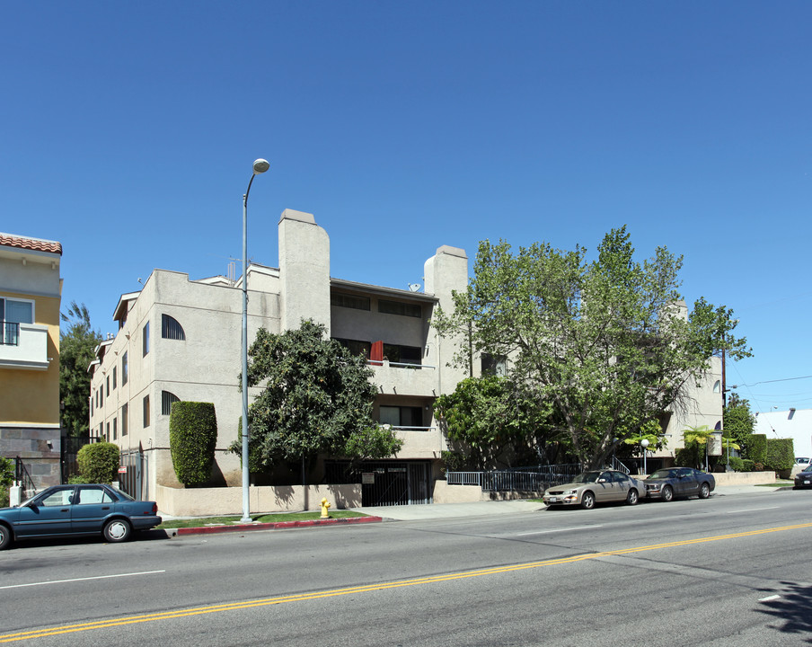 Kester Luxury Apartments in Sherman Oaks, CA - Building Photo