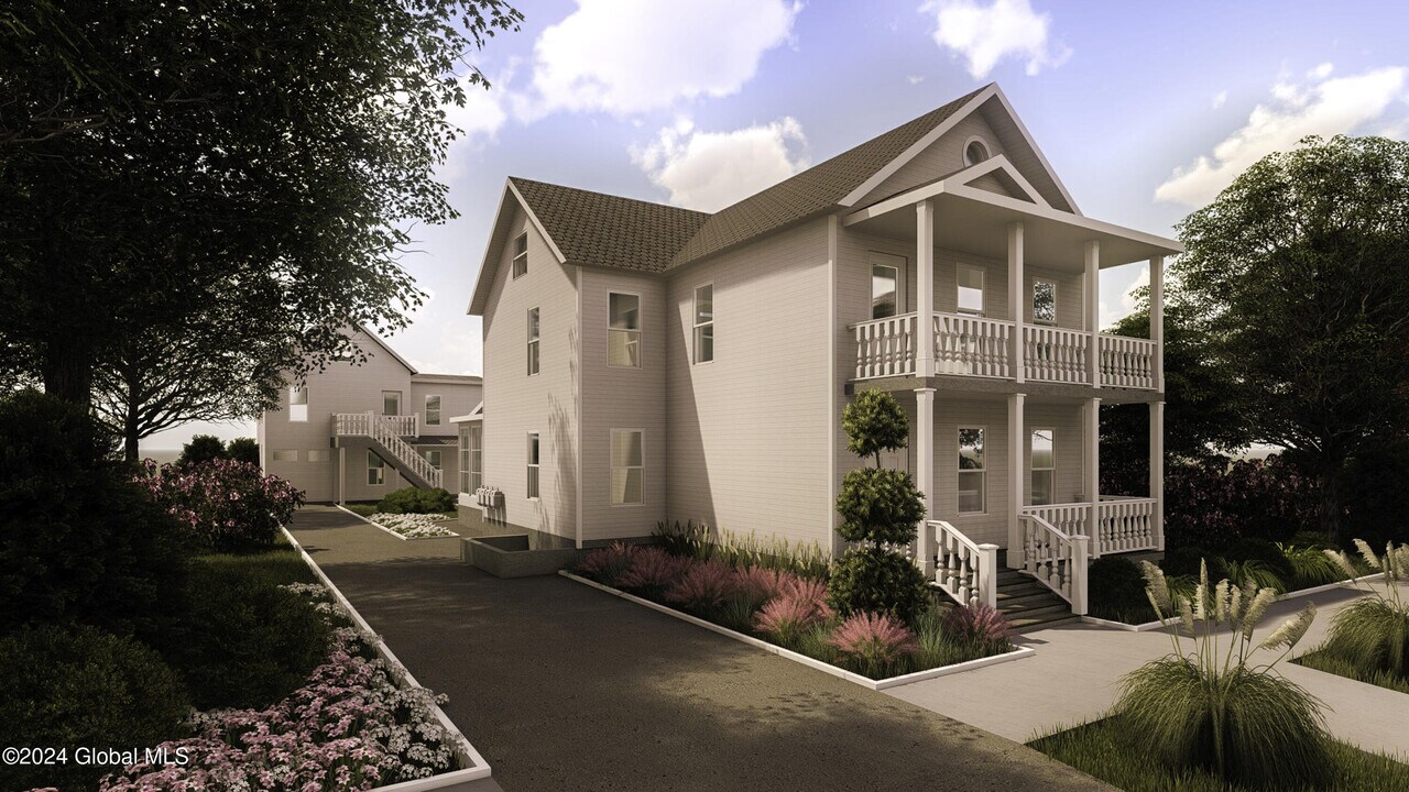 58 Lincoln Ave-Unit -2 in Saratoga Springs, NY - Building Photo