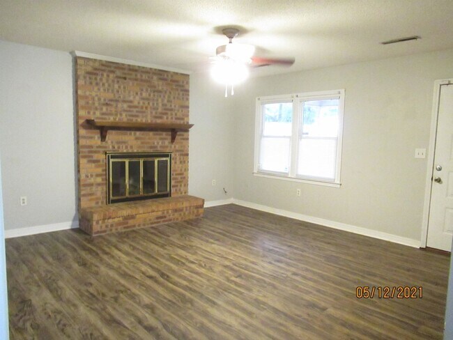 6040 Acton Rd in Dalzell, SC - Building Photo - Building Photo