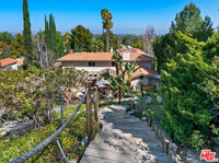 22454 Galilee St in Calabasas, CA - Foto de edificio - Building Photo