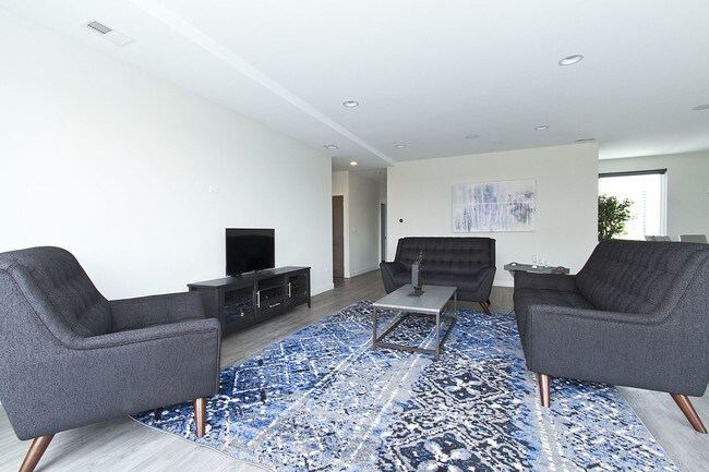 4027 N Broadway-Unit -601 in Chicago, IL - Building Photo - Building Photo