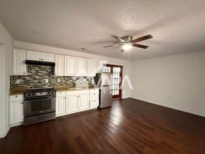 407 Creath Pl in San Antonio, TX - Foto de edificio - Building Photo