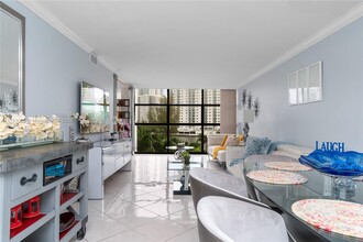 600 Parkview Dr in Hallandale Beach, FL - Building Photo - Building Photo
