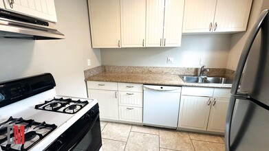 2205-2217 Poinsettia Drive in San Diego, CA - Foto de edificio - Interior Photo
