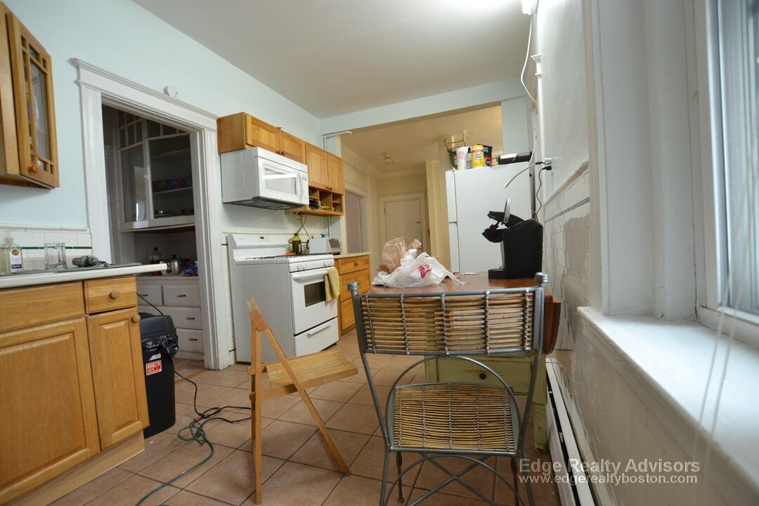 1629 Commonwealth Ave, Unit 1 in Boston, MA - Building Photo