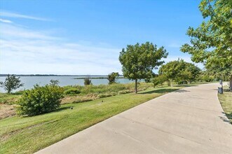 7621 Sunset Blvd in Rowlett, TX - Building Photo - Building Photo